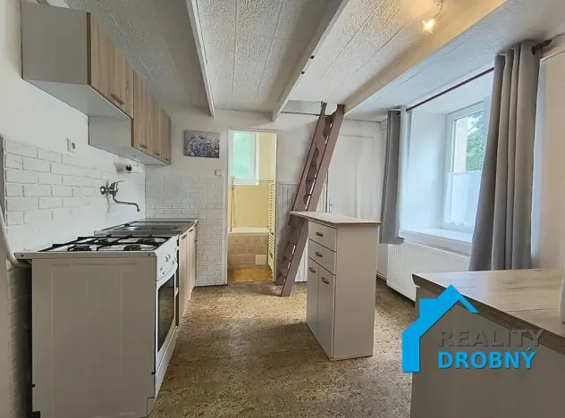 Prodej bytu 2+kk, Děčín, Sládkova, 52 m2