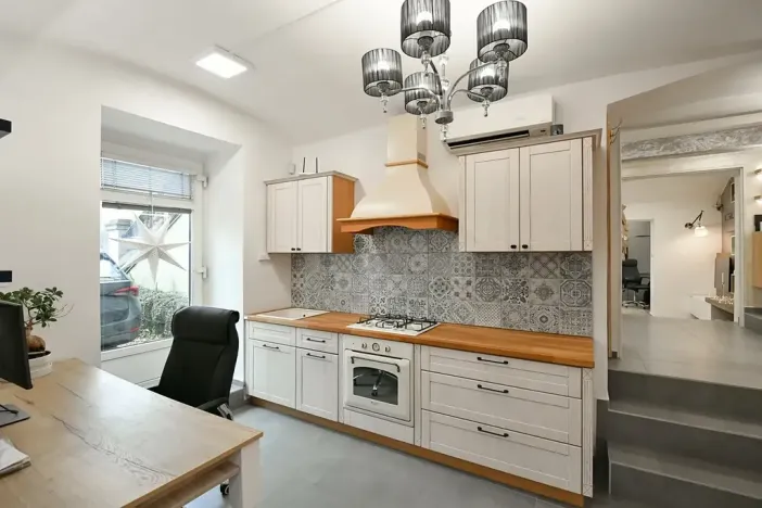 Prodej obchodního prostoru, Praha - Smíchov, Radlická, 86 m2