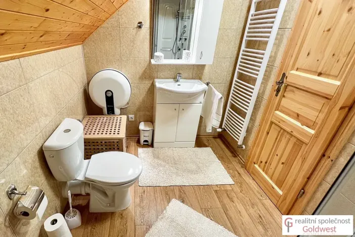 Prodej rodinného domu, Cvikov, 210 m2