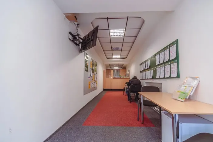 Pronájem obchodního prostoru, Hradec Králové, Gočárova třída, 79 m2