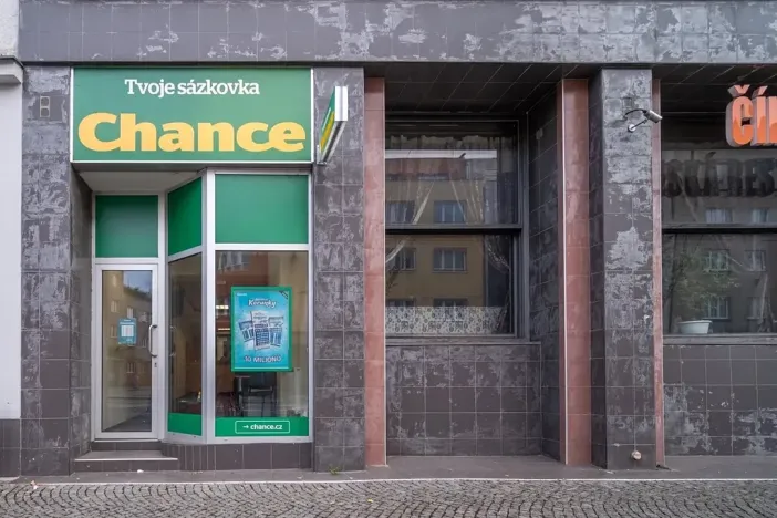 Pronájem obchodního prostoru, Hradec Králové, Gočárova třída, 79 m2