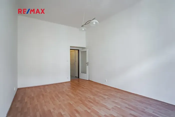 Pronájem bytu 1+1, Praha - Vinohrady, Velehradská, 40 m2