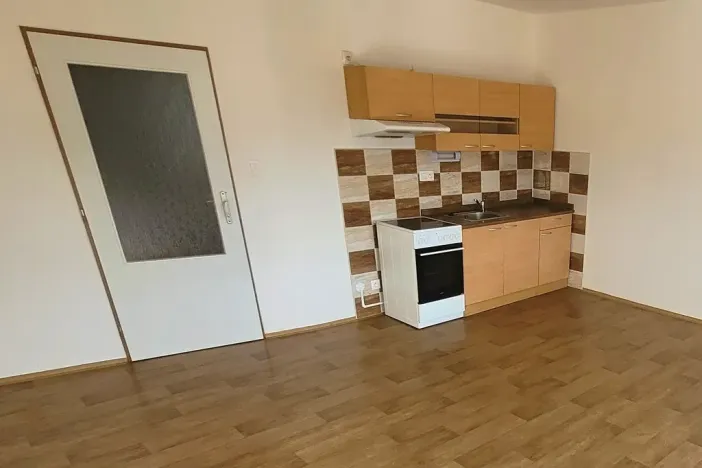 Pronájem bytu 1+kk, Ústí nad Labem, Hradiště, 39 m2