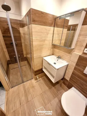 Pronájem bytu 2+kk, Praha - Troja, Hnězdenská, 37 m2