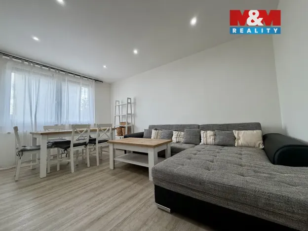 Prodej bytu 3+1, Klášterec nad Ohří, Na Vyhlídce, 66 m2