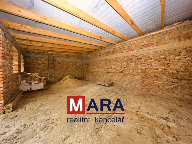 Prodej rodinného domu, Charváty, 172 m2