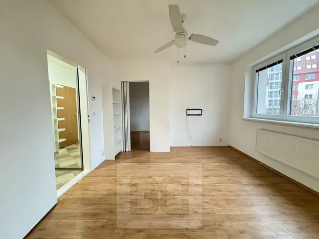 Pronájem bytu 2+kk, Brno, Podbělová, 47 m2