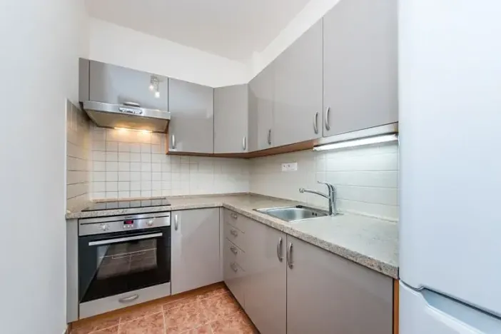 Pronájem bytu 1+kk, Praha - Horní Měcholupy, Hornoměcholupská, 38 m2