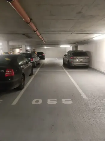 Pronájem garážového stání, Praha - Smíchov, Tomkova, 12 m2