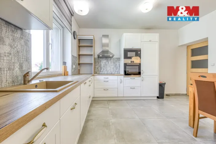 Pronájem bytu 3+1, Plzeň - Jižní Předměstí, Erbenova, 140 m2