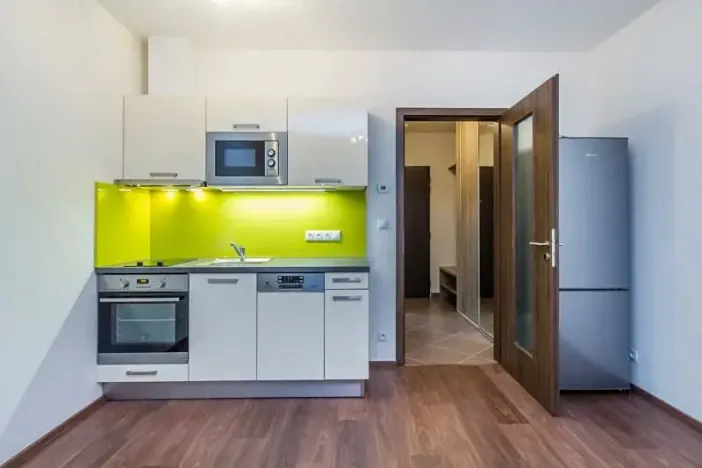 Pronájem bytu 1+kk, Praha - Horní Měcholupy, Mantovská, 40 m2