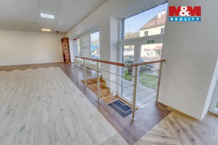 Prodej obchodního prostoru, Praha - Uhříněves, Přátelství, 490 m2