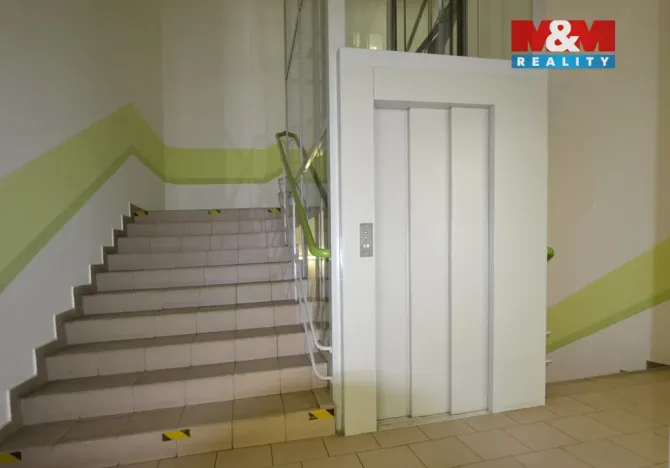 Pronájem kanceláře, Trutnov - Střední Předměstí, Spojenecká, 29 m2