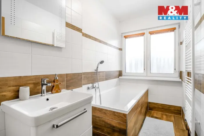 Prodej rodinného domu, Brniště, 190 m2