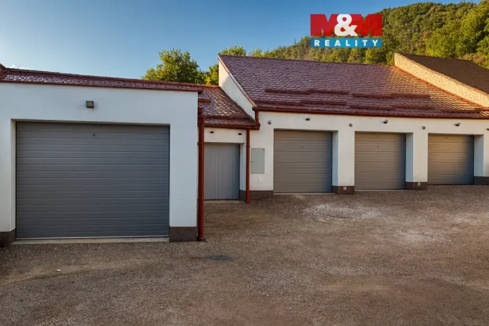 Pronájem garáže, Tišnov, Jungmannova, 18 m2