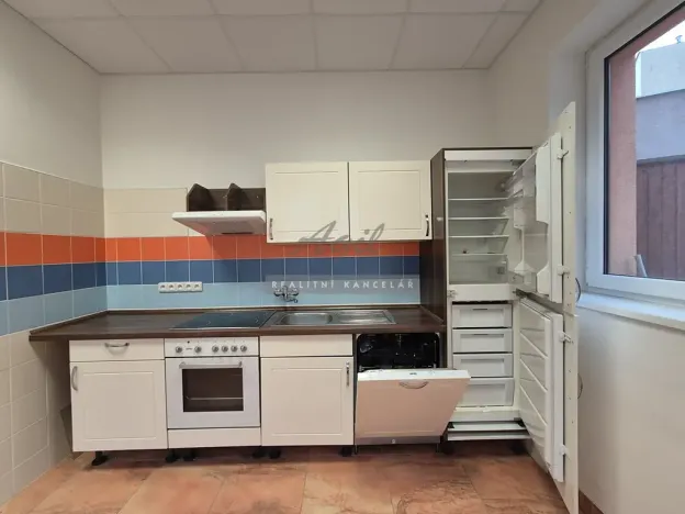 Pronájem kanceláře, Šlapanice, 293 m2