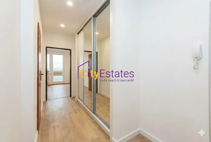 Prodej bytu 3+1, Praha - Motol, Weberova, 77 m2