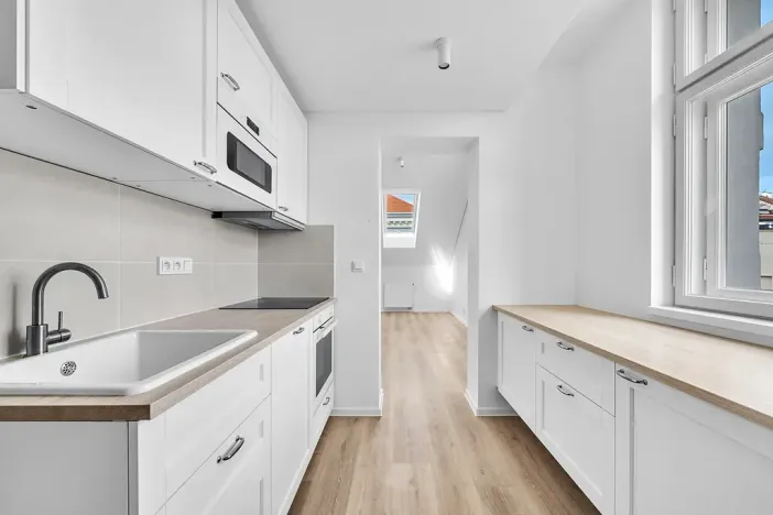 Pronájem bytu 2+1, Praha - Smíchov, Grafická, 64 m2