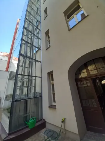 Pronájem bytu 2+kk, Praha - Holešovice, Letohradská, 48 m2