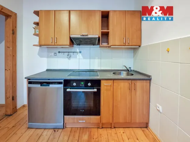 Prodej bytu 2+1, Teplice - Trnovany, Masarykova třída, 67 m2