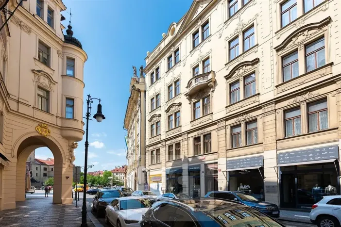 Pronájem bytu 2+kk, Praha - Staré Město, Staroměstské náměstí, 60 m2