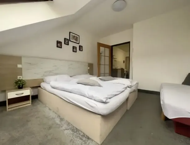 Pronájem bytu 2+kk, Praha, U Santošky, 50 m2