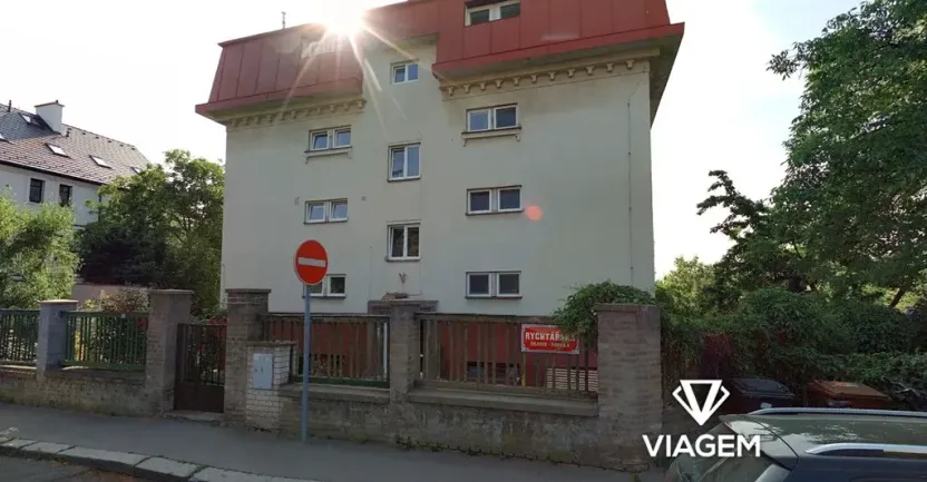 Prodej podílu pole, Praha - Dejvice, 18 m2