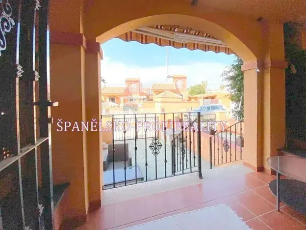 Prodej vícegeneračního domu, Torrevieja, Španělsko, 91 m2