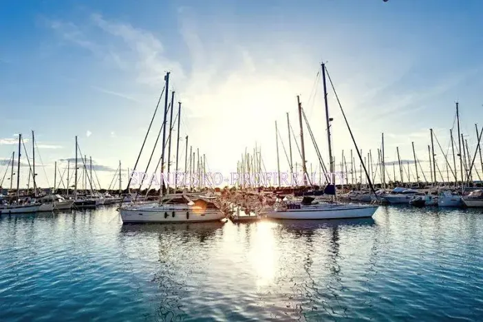 Prodej vícegeneračního domu, Torrevieja, Španělsko, 91 m2