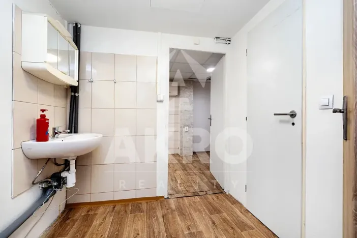 Pronájem kanceláře, Praha - Kamýk, Zdislavická, 64 m2