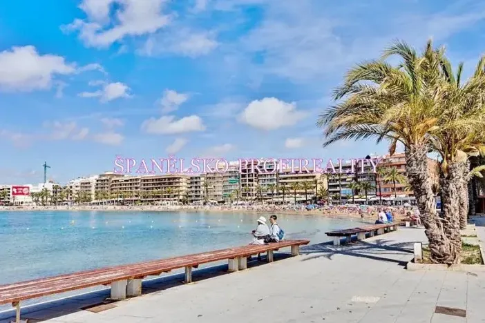 Prodej bytu 1+kk, Torrevieja, Španělsko, Calle Los gases, 40 m2