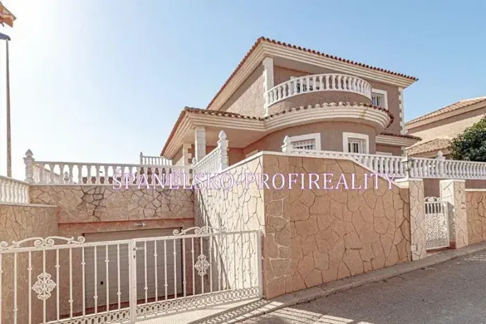 Prodej vily, Torrevieja, Španělsko, 116 m2