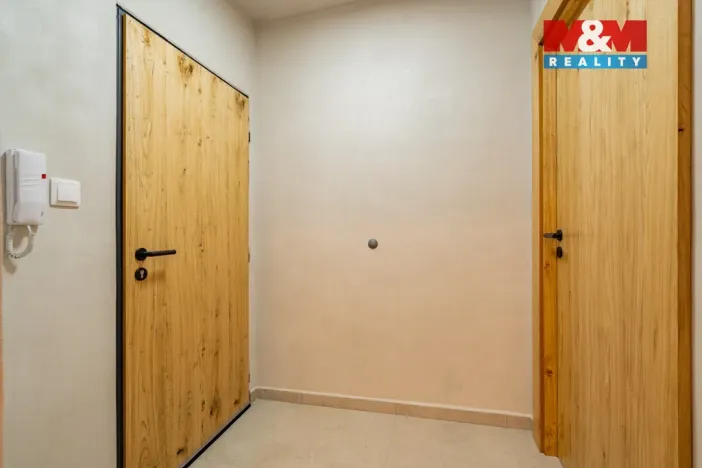 Prodej bytu 2+1, Český Krumlov - Plešivec, Sídliště Plešivec, 57 m2