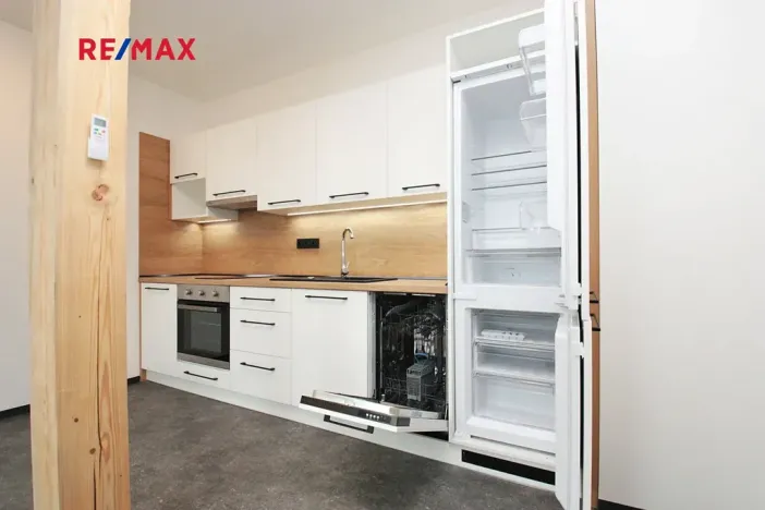 Pronájem bytu 2+kk, Kolín, Kmochova, 44 m2