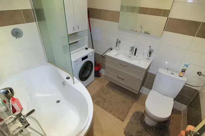 Pronájem bytu 2+kk, Praha - Holešovice, Veverkova, 50 m2