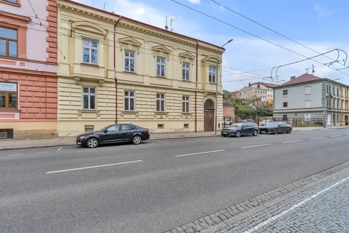 Prodej bytu 2+1, Hradec Králové, Komenského, 98 m2