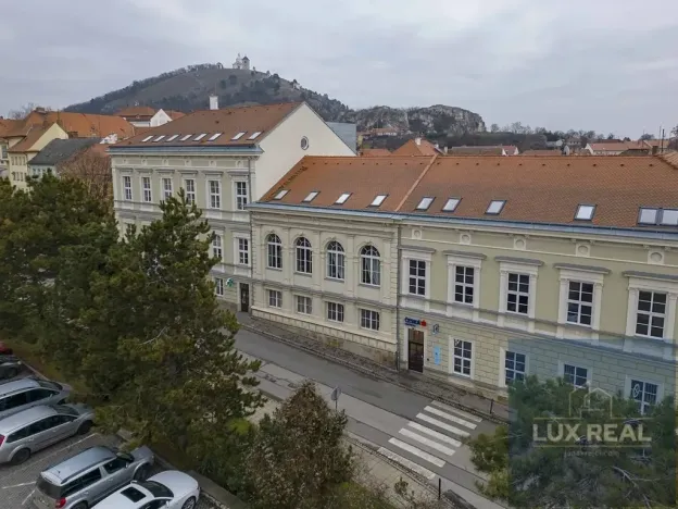 Prodej atypického bytu, Mikulov, Komenského, 164 m2