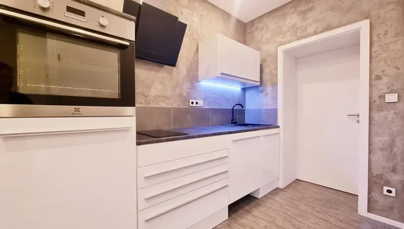 Pronájem bytu 2+kk, Brno, Dobrovského, 44 m2