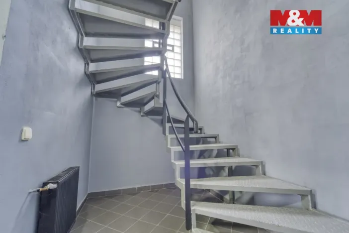 Prodej obchodního prostoru, Stružná, 216 m2