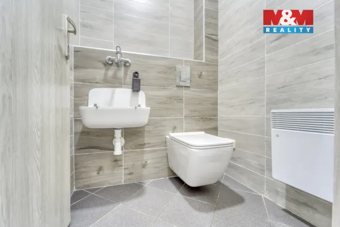 Prodej obchodního prostoru, Stružná, 216 m2