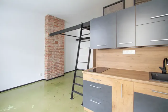 Pronájem bytu 1+kk, Hradec Králové, Šafaříkova, 31 m2