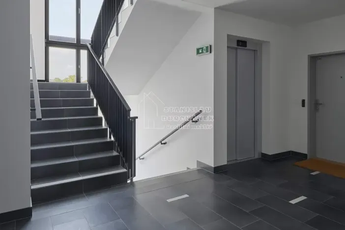 Pronájem bytu 1+kk, Praha - Střížkov, Střížkovská, 27 m2