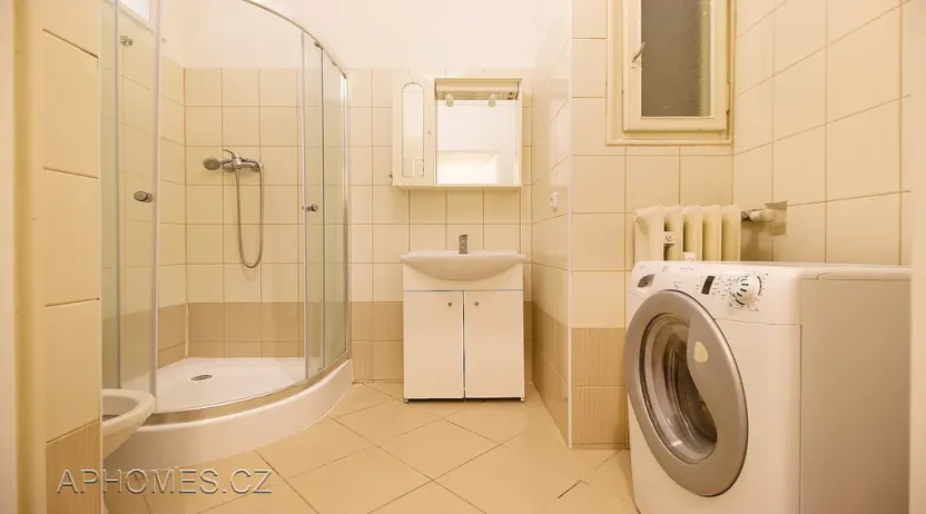 Pronájem bytu 1+kk, Praha - Vršovice, Tolstého, 30 m2