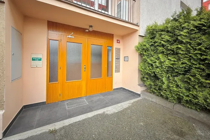 Pronájem bytu 1+1, Odolena Voda, Náměstí Vítězslava Hálka, 37 m2