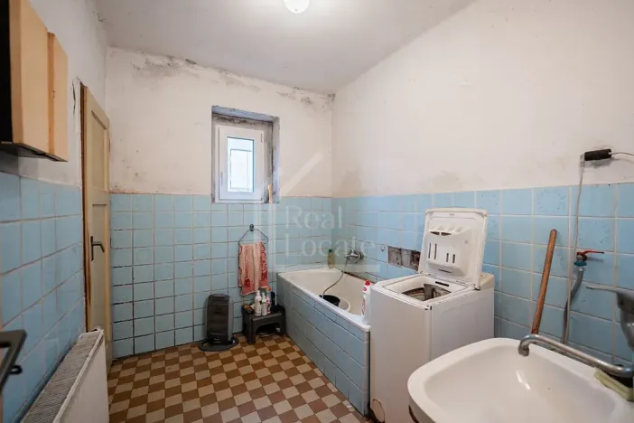 Prodej rodinného domu, Třebusice, 470 m2