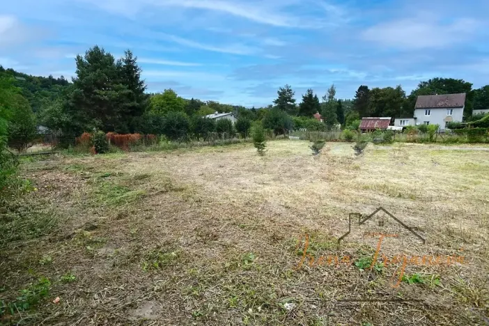 Prodej komerční nemovitosti, Lštění, Míru, 1933 m2