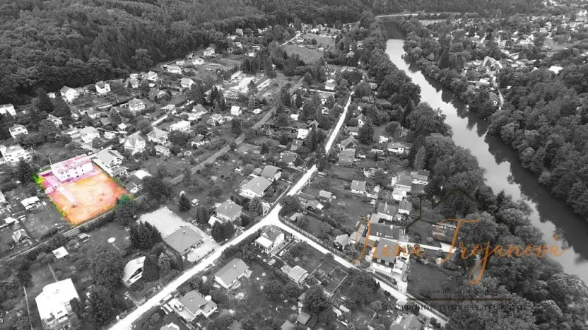 Prodej komerční nemovitosti, Lštění, Míru, 1933 m2