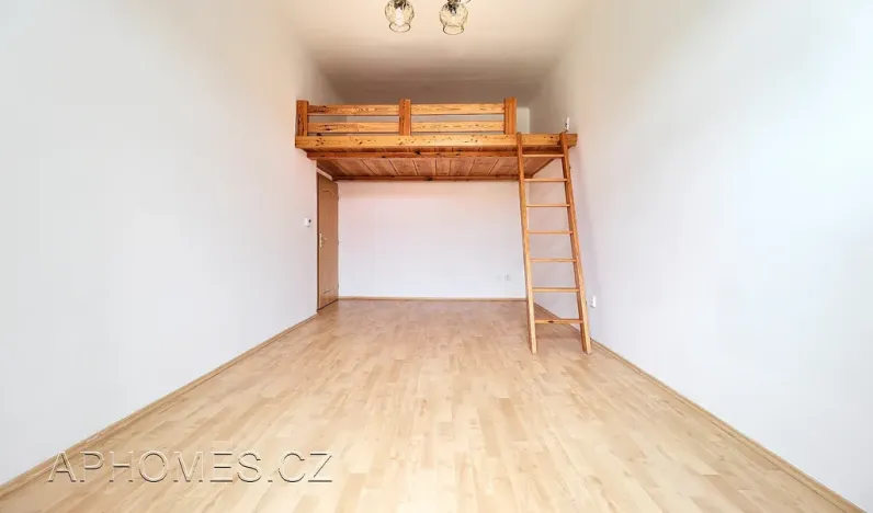 Pronájem bytu 1+1, Praha - Smíchov, Kováků, 36 m2