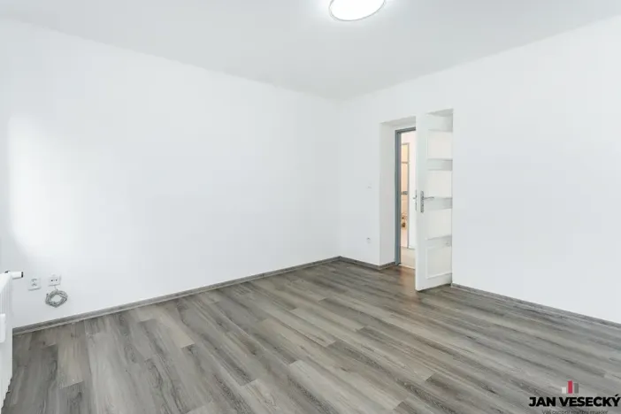 Pronájem bytu 3+1, Praha - Čakovice, U Párníků, 54 m2