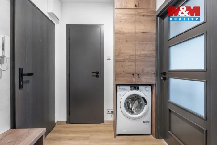 Pronájem bytu 2+kk, Liberec - Liberec VI-Rochlice, Dobiášova, 42 m2